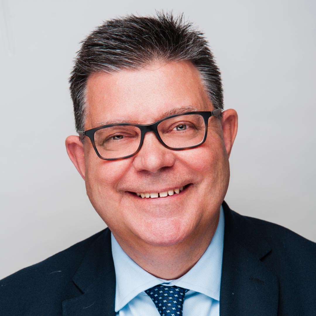 Stephen Mills BASc, CPA, CMA Agent administratif en chef